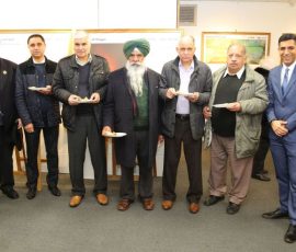 Representatives from the Dartford Guru Hargobind Gurdwara along with Mayor of Dartford and Cllr Sandhu MBE and Gurvinder Sandher CEO of KECC Representatives from the Dartford Guru Hargobind Gurdwara along with Mayor of Dartford and Cllr Sandhu MBE and Gurvinder Sandher CEO of KECC